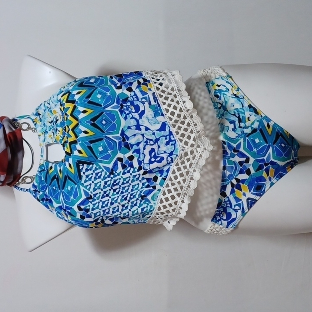 Apt. 9 2 piece bikini in a size L